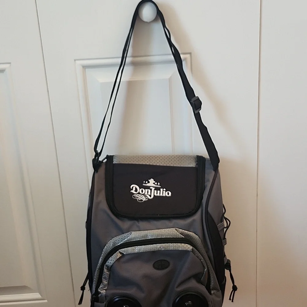 Don Julio 1942 - Cooler bag With 2 Speakers. - Picture 10 of 10